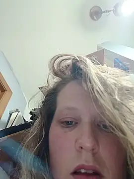 Cumonkatie Adlı Modelin Canlı XXX Sohbeti