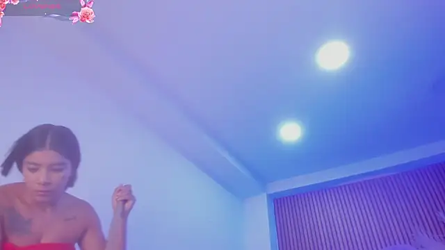 SelenaStonne 即時 XXX 聊天