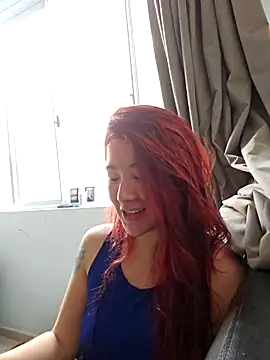 Show modela lunnaa_ na web-kameri