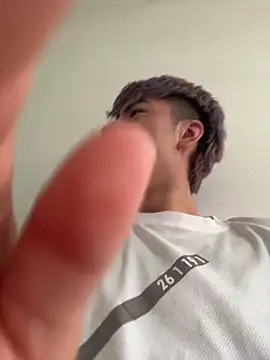 AlexanderCollman2's Live XXX Chat