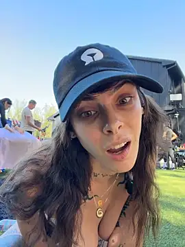 GennaJames élő XXX-chatje