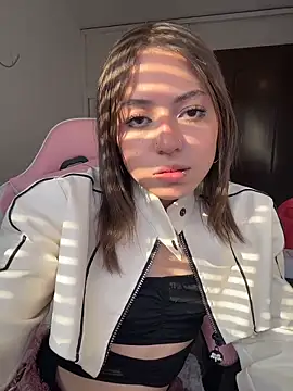 PrettyAmber 即時 XXX 聊天