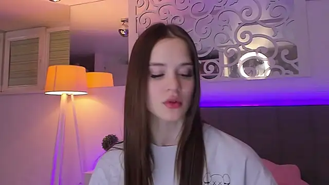 Chat +18 de LuisaClover ao vivo