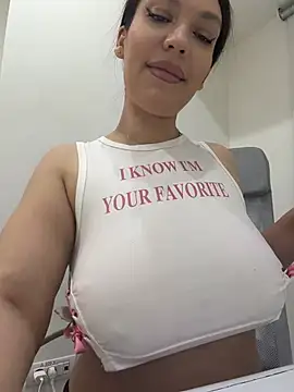 ClaraPasssionのライブXXXチャット