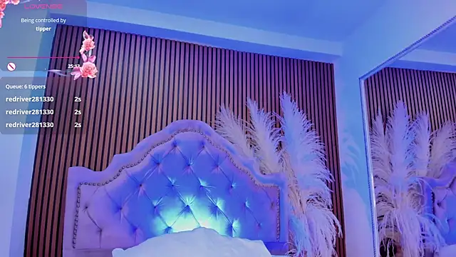 SelenaStonne 即時 XXX 聊天