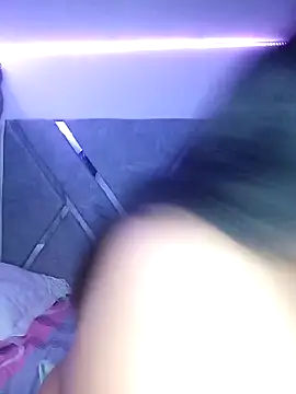 RosenRot07 élő XXX-chatje