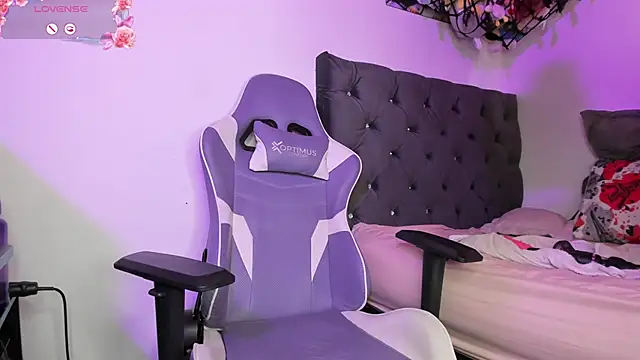 Lilithh_Kuro's Live XXX Chat