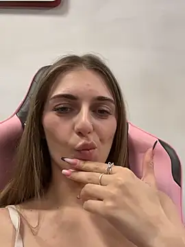 AdissonLane Adlı Modelin Canlı XXX Sohbeti