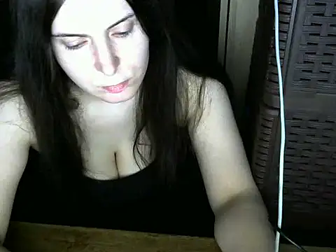 Jarivane élő XXX-chatje