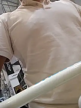 chicoguapo8 Live XXX-Chat