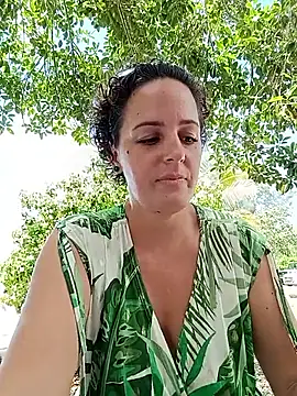 Chat XXX Live emiliemilf