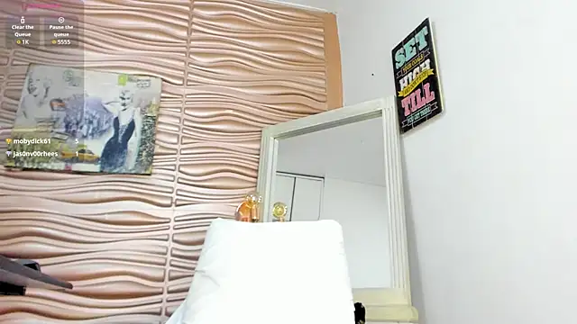 XXX chat uživo modela mia_pineda