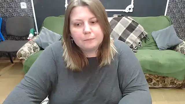 C_U_soon élő XXX-chatje