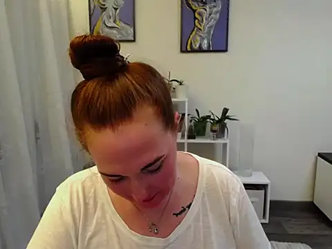 Lady_Tiana: онлайн-секс-чат