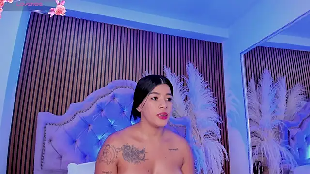 SelenaStonne 即時 XXX 聊天