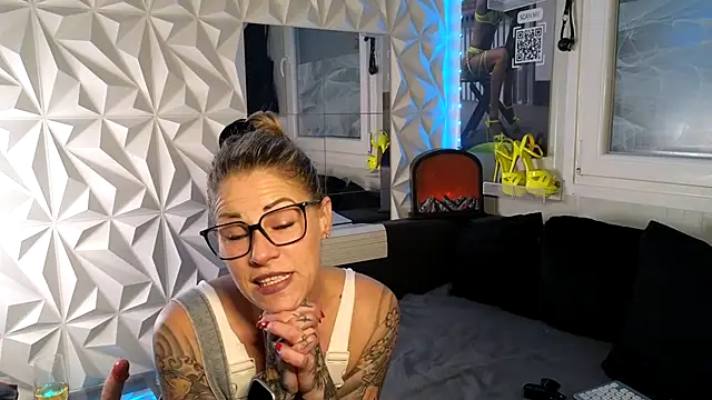 Tatjana_Sue Pertunjukan Webcam