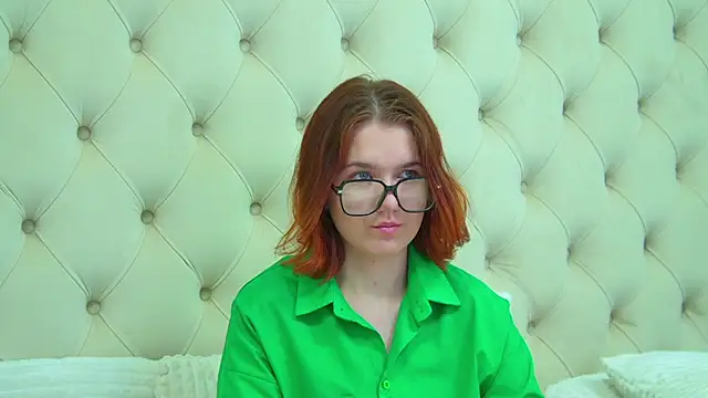 LessySmith: вебкам-шоу