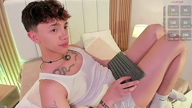 Tomy_RoxのライブXXXチャット