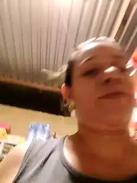 MIA-LARIOS Adlı Modelin Canlı XXX Sohbeti