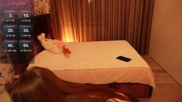 ChloeSpark: онлайн-секс-чат