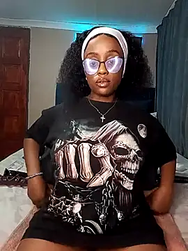 Queen-Chocolate's Live XXX Chat