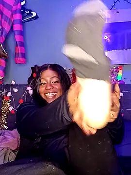 AmazonianMistress Show in webcam