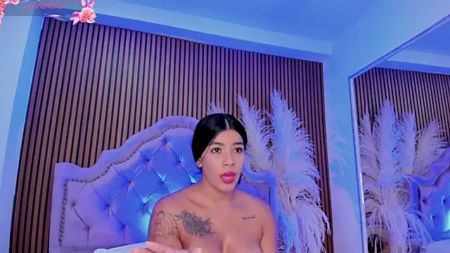 Онлайн чат XXX SelenaStonne