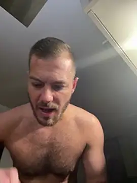 cheekycherryxのライブXXXチャット