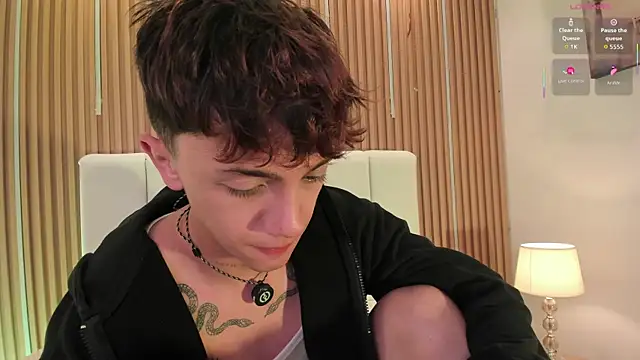 XXX chat uživo modela Tomy_Rox