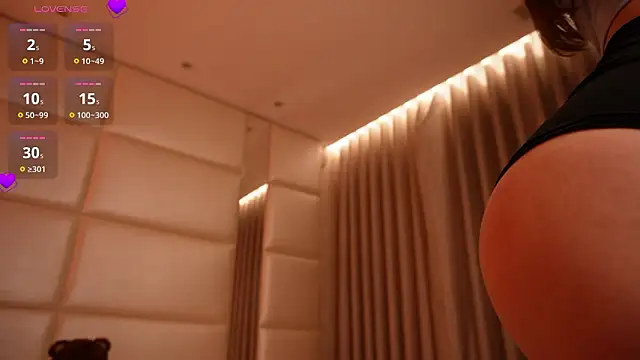 Онлайн чат XXX Lilly_Colins