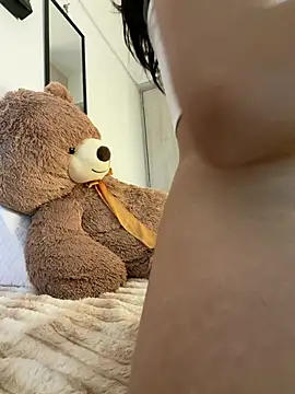 دردشة ZaraLuuv الجنسية المباشرة