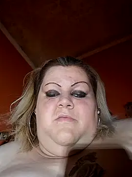 ducicsajsziii Show in webcam