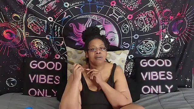 RENAESPLEASUREPALACE – Naživo XXX chat