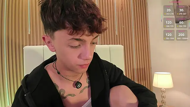 Chat +18 de Tomy_Rox ao vivo