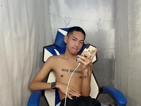 riks_tyler 라이브 XXX 채팅