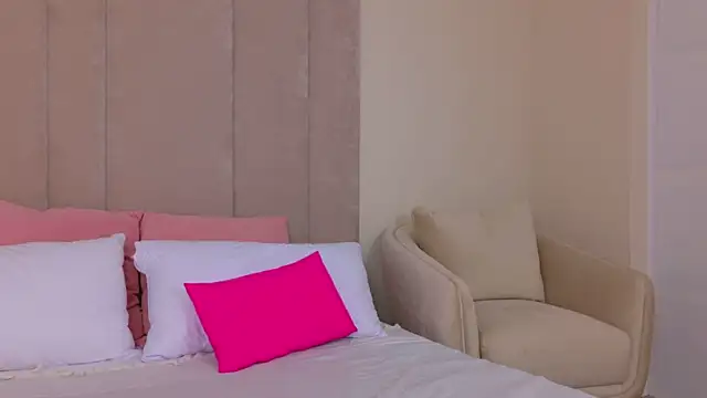 AmeliRoyse Adlı Modelin Canlı XXX Sohbeti