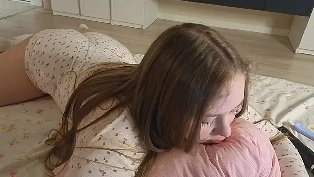 DextralCrewn Live XXX chat