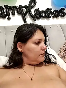 Czat XXX na żywo – Mia_Hampton