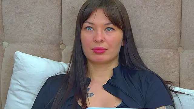 AlexandraBloom Chat XXX in diretta