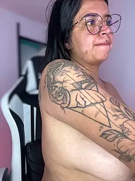 Devilsweet17 live XXX chat