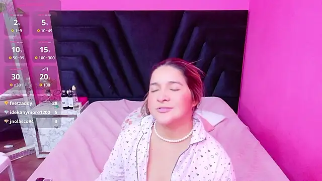 XXX chat uživo modela collegepawglovedaddy