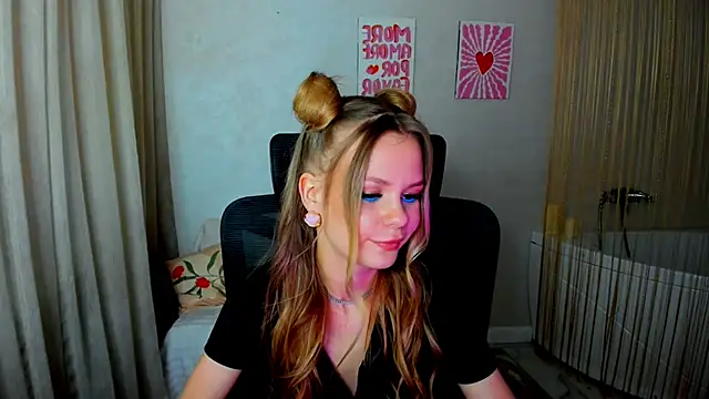 MidnighteAura live XXX chat