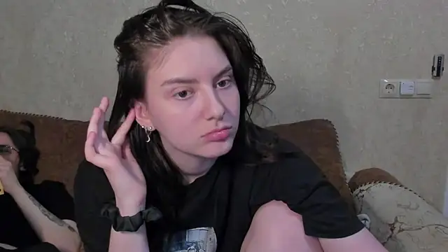 Chatroom XXX en direct de love_lina_muuur