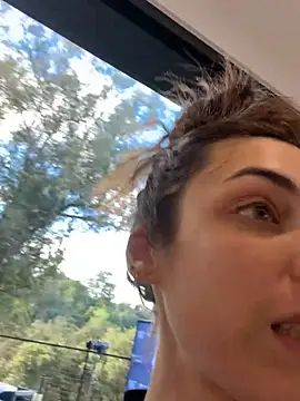 GennaJames Chat XXX live