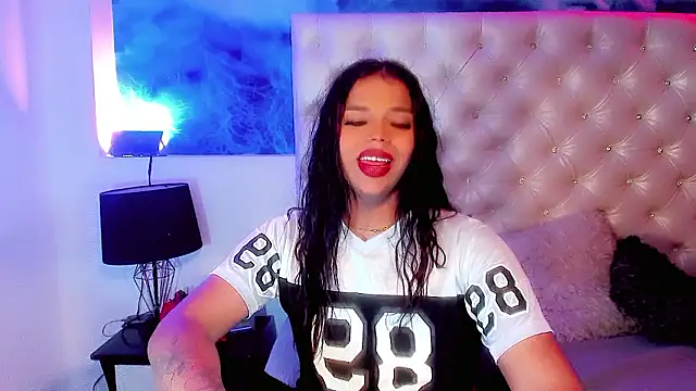 Keira_Fox31 Chat XXX in diretta