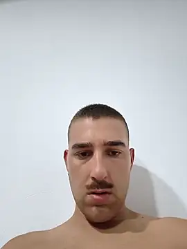 Pokazy przed kamerką – straightdude99