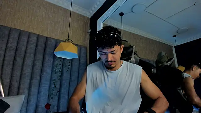 NicolaiKarav 网络视讯表演