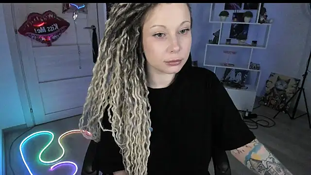 Chatroom XXX en direct de HoneySallyMoore