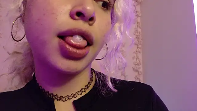 Онлайн чат XXX Haelycute