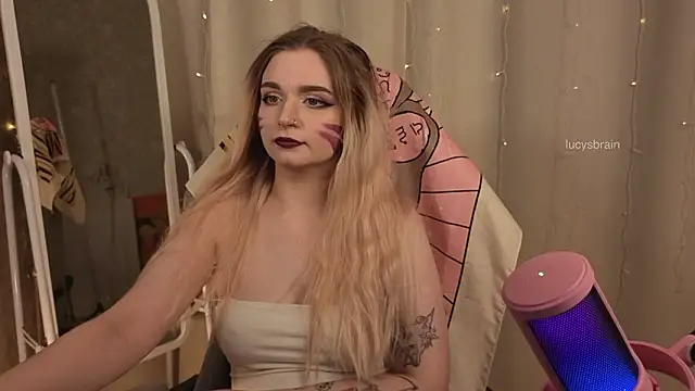 Chat +18 de lucylucious ao vivo